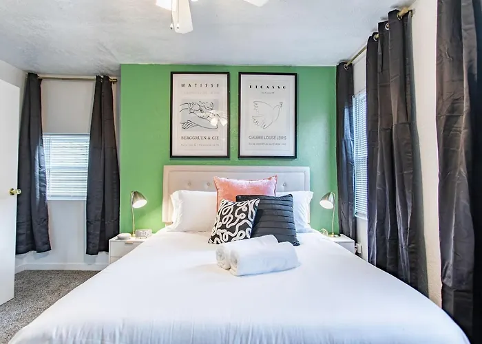 3br 2-designated Parking Up To 10 Sleeps Apartment Pittsburgh