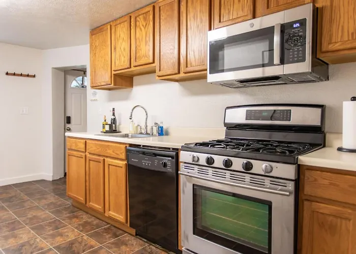 3br 2-designated Parking Up To 10 Sleeps Apartment Pittsburgh