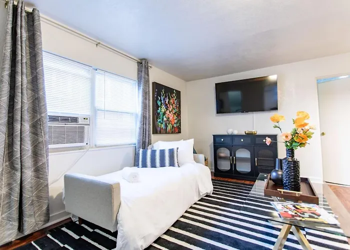 3br 2-designated Parking Up To 10 Sleeps Pittsburgh