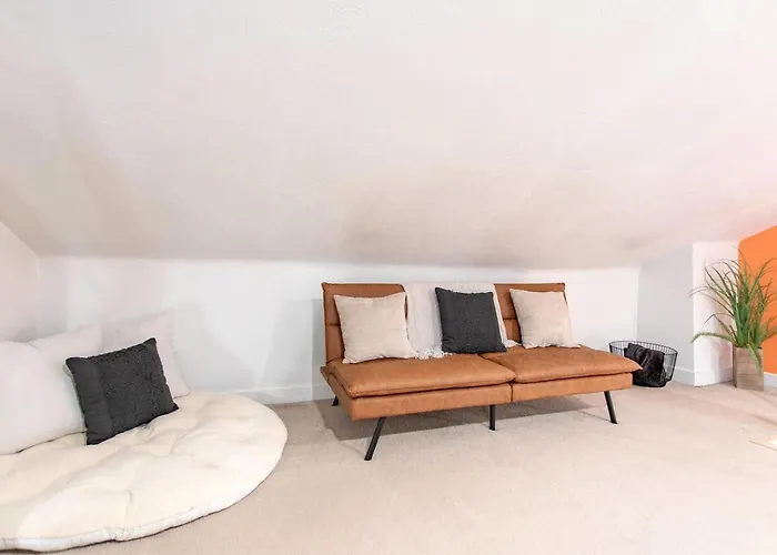 3br 2-designated Parking Up To 10 Sleeps *