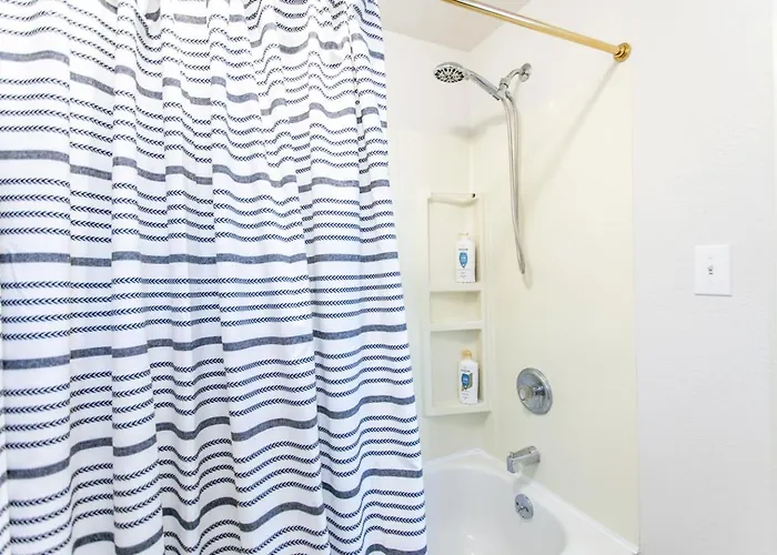 3br 2-designated Parking Up To 10 Sleeps Apartment Pittsburgh